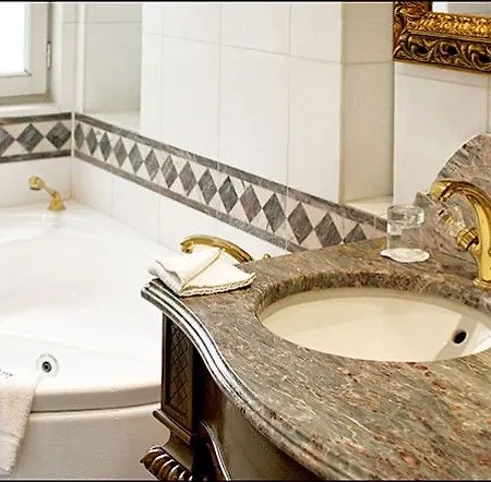 Hotel La Royale 4*