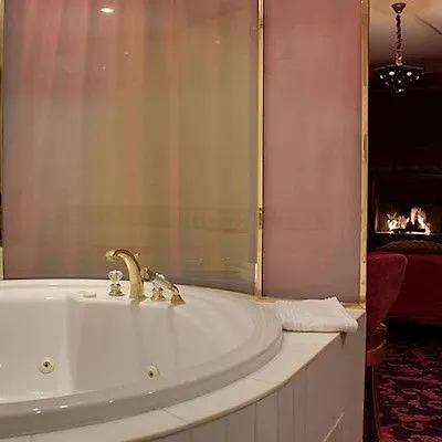 La Royale Hotel
