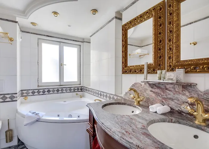 لا رويال فندق