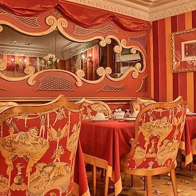 Ξενοδοχείο La Royale 4*