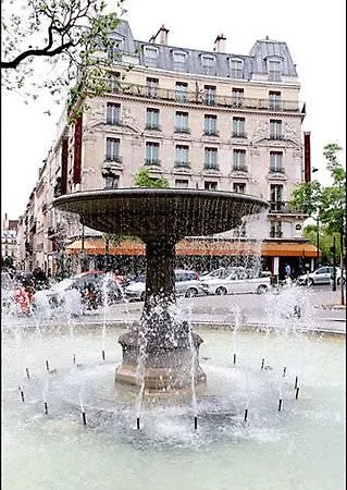 La Royale Hotel