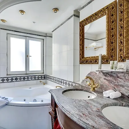 ラ ロイヤル ホテル