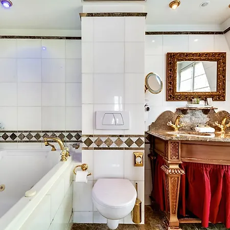 La Royale Hotel 4*