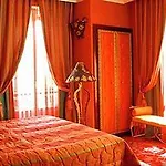 La Royale Hotel